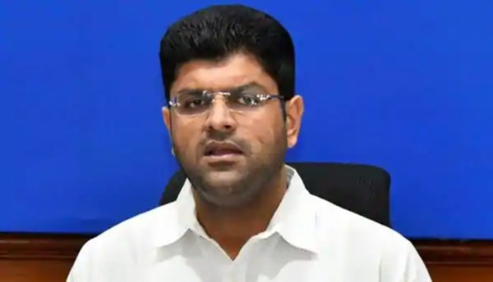 Pressure on Dushyant Chautala after Harsimrat Kaur Badal Resignation (3) Pressure on Dushyant Chautala after Harsimrat Kaur Badal Resignation