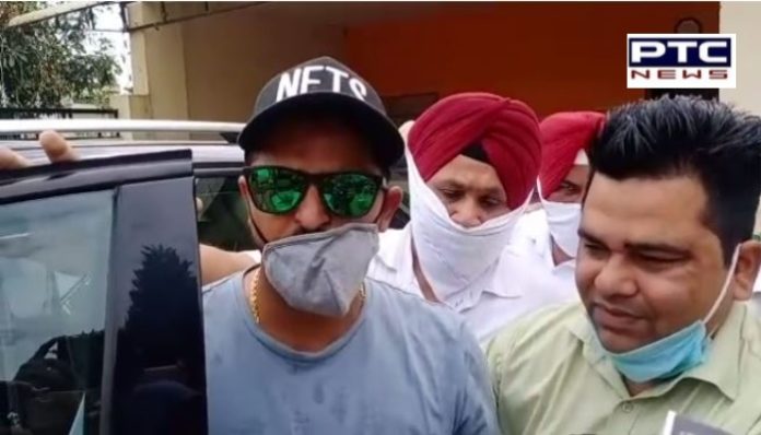 ਪਠਾਨਕੋਟ : ਕ੍ਰਿਕਟਰ ਸੁਰੇਸ਼ ਰੈਨਾ ਪਹੁੰਚੇ ਥਰਿਆਲ , ਫੁੱਫੜ ਤੇ ਫੁਫੇਰੇ ਭਰਾ ਦੀ ਹੋ ਗਈ ਸੀ ਹੱਤਿਆ