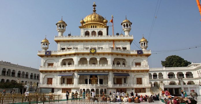 ਸ੍ਰੀ ਅਕਾਲ ਤਖ਼ਤ ਸਾਹਿਬ ਵੱਲੋਂ ਪਾਵਨ ਸਰੂਪਾਂ ਦੇ ਮਾਮਲੇ 'ਚ ਦੋਸ਼ੀਆਂ ਨੂੰ ਸੁਣਾਈ ਧਾਰਮਿਕ ਸਜ਼ਾ