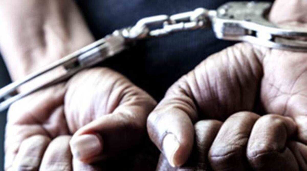 UP man kills another man in presence of cops, arrested