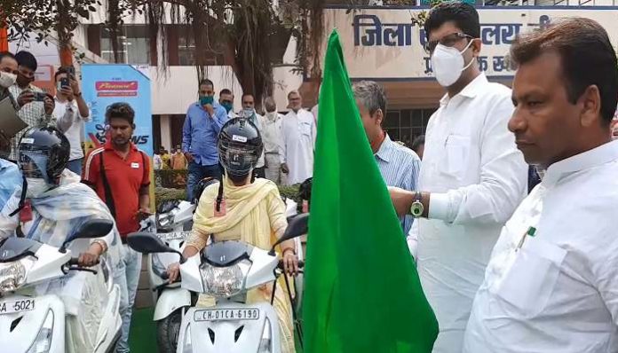 Deputy CM honored 42 women representatives by giving scooty (1) Scooty To Woman Representatives