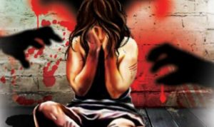Patiala : Auto driver tried rape to girl in Auto, attack with screwdriver