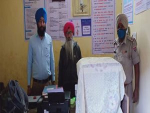 Thieves Rs. 1 lakh in cash from Grahak Seva Kendra in Dhariwal