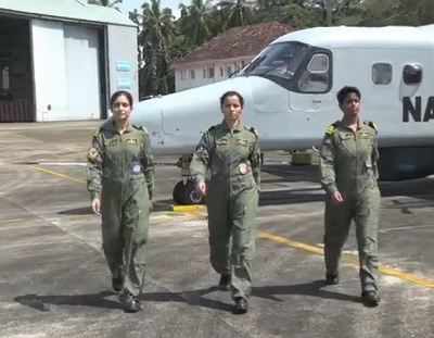 Indian Navy operationalizes first batch of 3 women pilots at Kochi