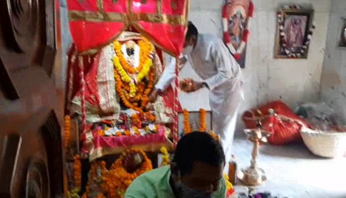 Maa Brahmacharini being worshiped on the second day of Navratri (1) Shardiya Navratri