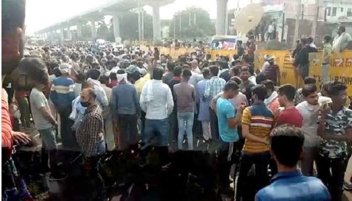 Student Murder Case Angry people jammed national highway (4) Road Jam in Ballabhgarh