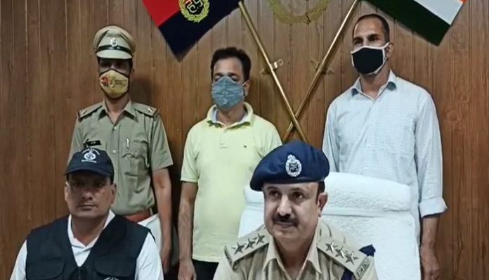 liquor smuggler arrested in gurugram of Haryana (2) liquor smuggler arrested