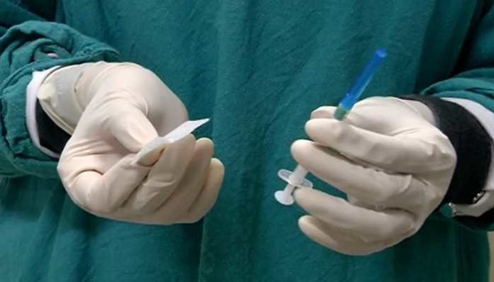 Coronavirus Vaccine in India: Rahul Gandhi lashed out at Narendra Modi government after health ministry said no plan to vaccinate everyone. Coronavirus Vaccine in India: Rahul Gandhi lashed out at Narendra Modi government after health ministry said no plan to vaccinate everyone.
