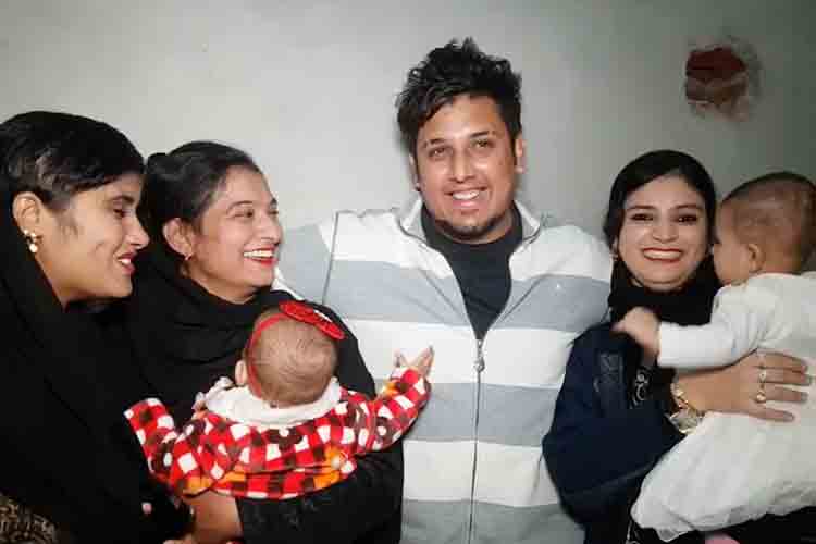 Pakistan: 22-yr-old man with 3 wives is looking for a 4th one; with help from his wives