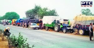 Farmer's daughter puts posters of ‘Dilli Chalo’ on trolleys