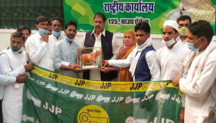 Many including Ferozepur Jhirka Block Committee chairperson-vice chairman joined JJP (4) Political Leader Joins JJP
