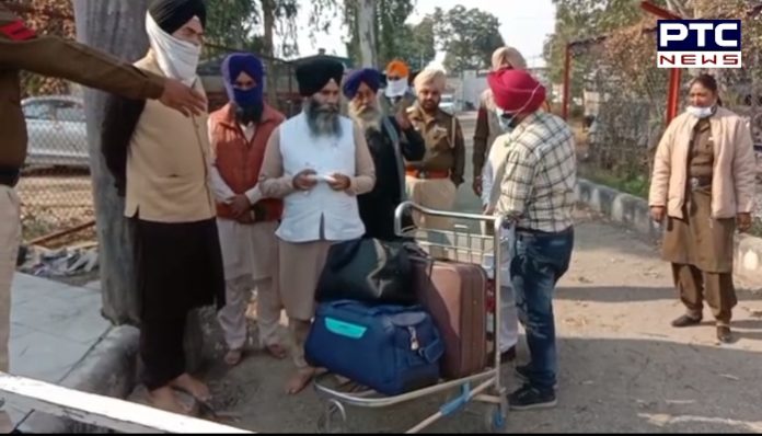 Passengers arrested 1 Passengers arrested from Amritsar to Pune carrying holy form of Guru Granth Sahib Ji