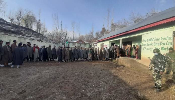 Voting for DDC elections underway in Jammu and Kashmir (4) Voting in Jammu Kashmir
