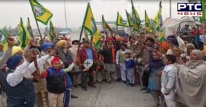 Barnala: Farmers to head for Delhi from Badbar Toll Plaza dhol vaja ke