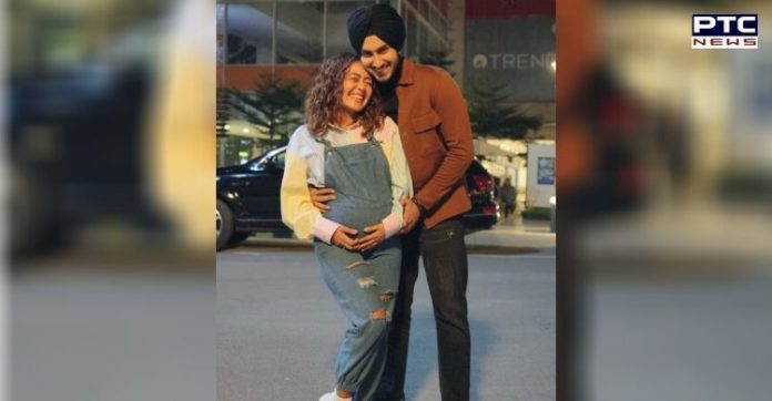 Neha Kakkar shows off pregnant belly in photo with Rohanpreet Singh Neha Kakkar shows off pregnant belly in photo with Rohanpreet Singh