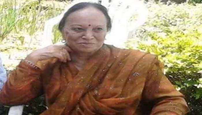 Shanta Kumar wife dies