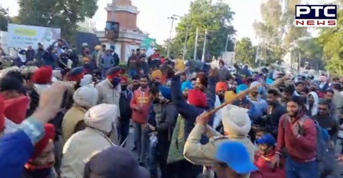 Police Lathicharge Teacher 1 Police Lathicharge Teachers During March to Moti Mahal in Patiala
