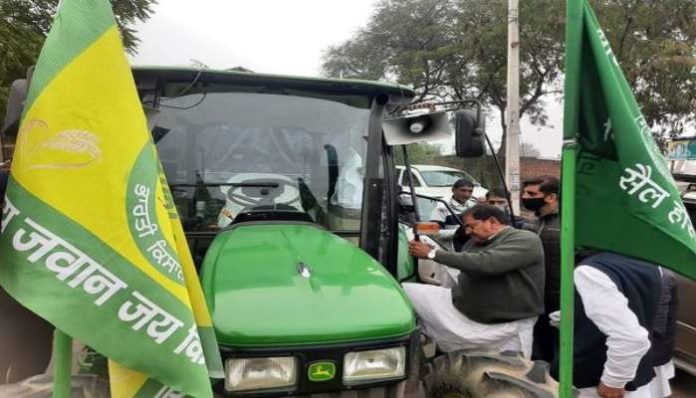 Govt should withdraw agricultural law says Abhay Chautala (2) Abhay Chautala Tractor Yatra