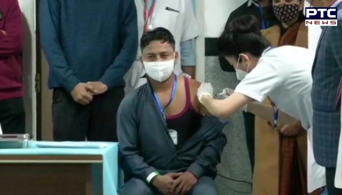 Sanitation Worker 1 Sanitation Worker Manish Kumar Becomes First Indian to Get Covid-19 Vaccine in Milestone Moment