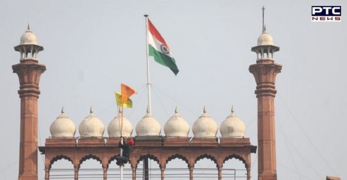 Tractor March Delhi: Farmers hoist flag at Red Fort Tractor March Delhi: Farmers hoist flag at Red Fort