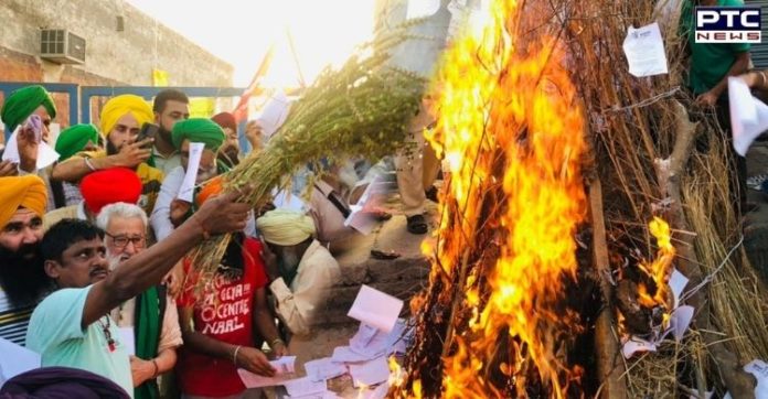 Farmers burn copies of farm laws on occasion of Holika Dahan Farmers burn copies of farm laws on occasion of Holika Dahan