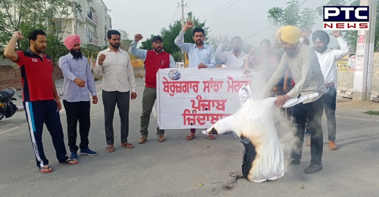 Unemployed Sanjha Morcha fires effigy of Government of Punjab in Sangrur