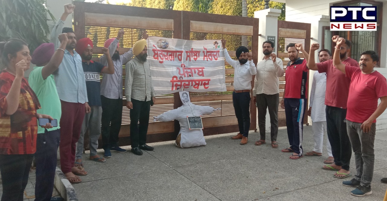 Unemployed Sanjha Morcha fires effigy of Government of Punjab in Sangrur