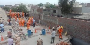 factory roof collapses in Ludhiana , Many workers are feared to be buried under the rubble