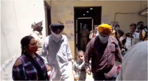 Ludhiana : Police Commissioner office outsider Attempted suicide man with his family