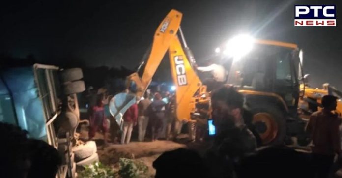16 killed, six injured in road accident in Uttar Pradesh's Kanpur, says Police 16 killed, six injured in road accident in Uttar Pradesh's Kanpur, says Police