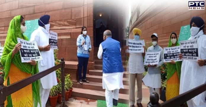 Monsoon Session Day 3: SAD continues to protest against farm laws outside Parliament Monsoon Session Day 3: SAD continues to protest against farm laws outside Parliament