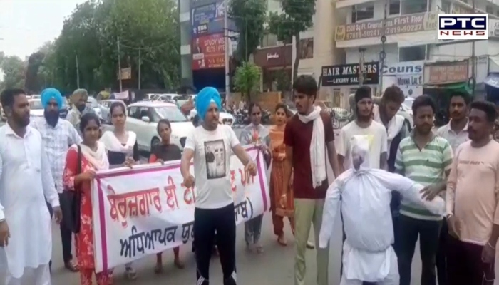 ਪਟਿਆਲਾ : ਬੇਰੁਜ਼ਗਾਰ ਈਟੀਟੀ ਟੈੱਟ ਪਾਸ ਅਧਿਆਪਕਾਂ ਨੇ ਕੈਪਟਨ ਅਮਰਿੰਦਰ ਸਿੰਘ ਦਾ ਫੂਕਿਆ ਪੁਤਲਾ