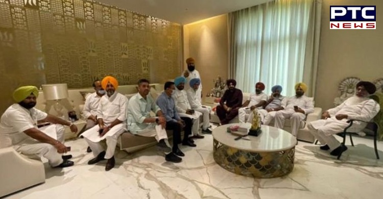 Navjot Singh Sidhu calls party MLAs for breakfast at his residence