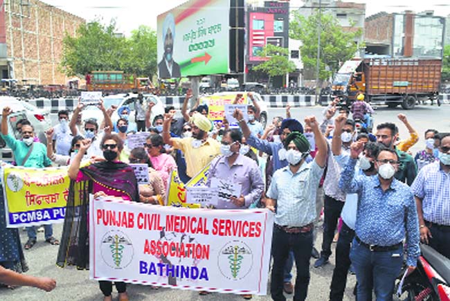 Punjab govt doctors protesting over NPA cut call of agitation