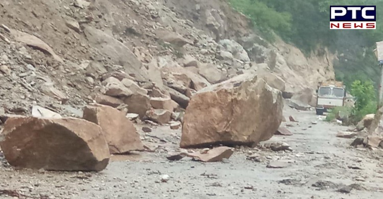 Landslide blocks Chandigarh-Manali highway, people stranded