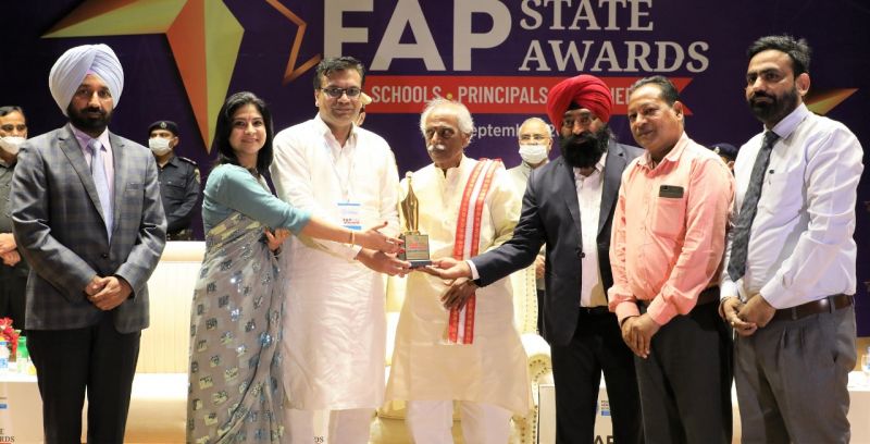 FAP State Awards 2021: Haryana Governor Dattatreya honours Punjab's pvt schools