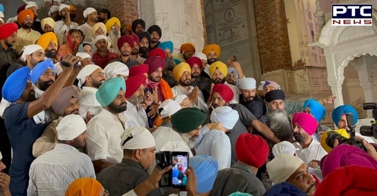 Punjab CM Charanjit Singh Channi, deputy CMs along with Sidhu pay obeisance at Golden Temple