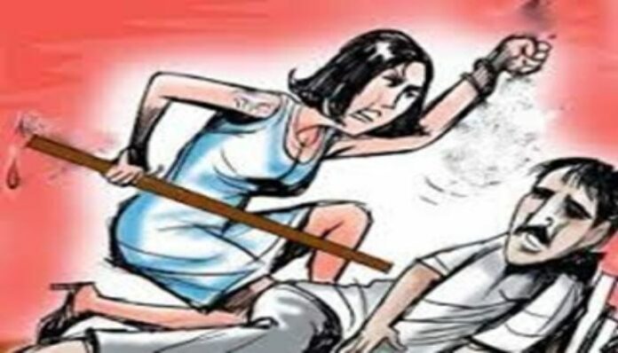 Wife beat her husband with a stick, broke three teeth (2)