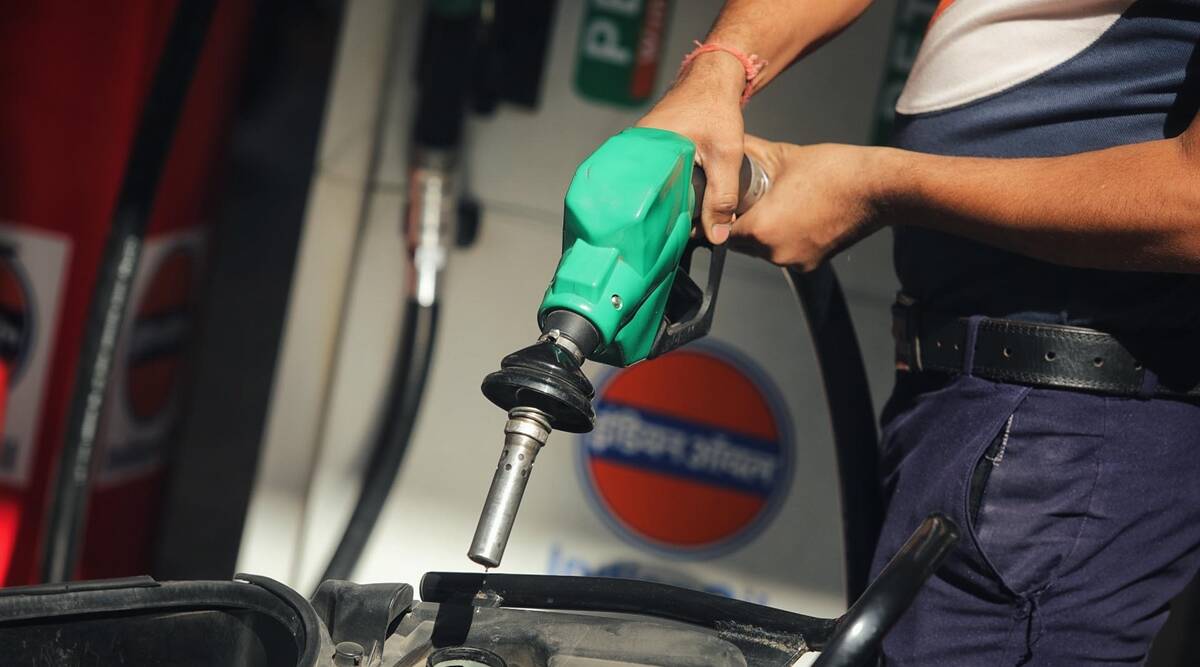 Petrol Diesel Prices: ਅੱਠ ਦਿਨਾਂ ਬਾਅਦ ਪੈਟਰੋਲ-ਡੀਜ਼ਲ ਦੀਆਂ ਕੀਮਤਾਂ 'ਤੇ ਲੱਗੀ ਬਰੇਕ, ਜਾਣੋ ਆਪਣੇ ਸ਼ਹਿਰ 'ਚ ਭਾਅ