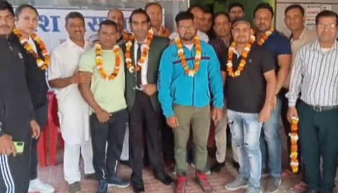 palwal news gold medal National Power lifting haryana news राष्ट्रीय पावर लिफ्टिंग चैंपियनशिप हैदराबाद