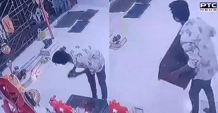 Maharashtra: Before stealing cash box from temple, thief touched God’s feet; video viral