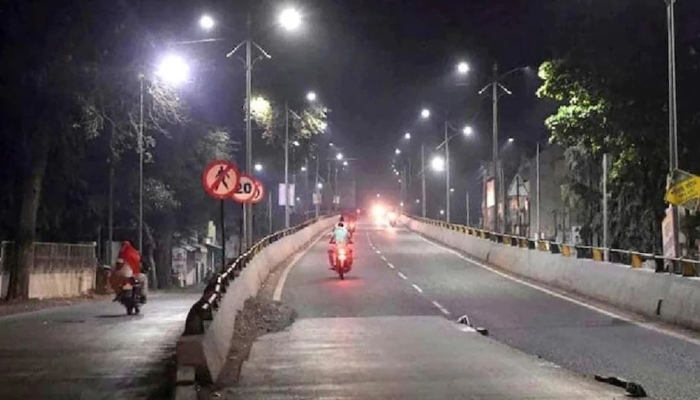 ओमिक्रोन के खतरे के बीच दिल्ली में आज से नाइट कर्फ्यू, इन चीजों पर रहेगी छूट
