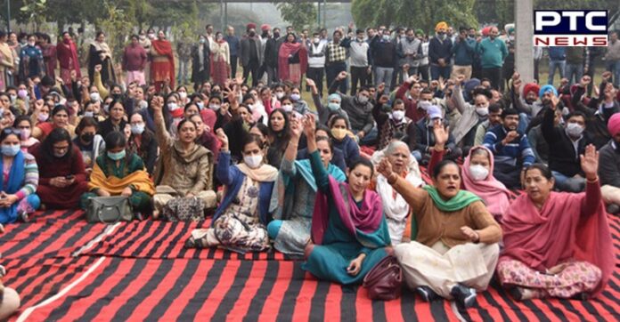 Jalandhar: After assurance, protesting unemployed teachers call off dharna