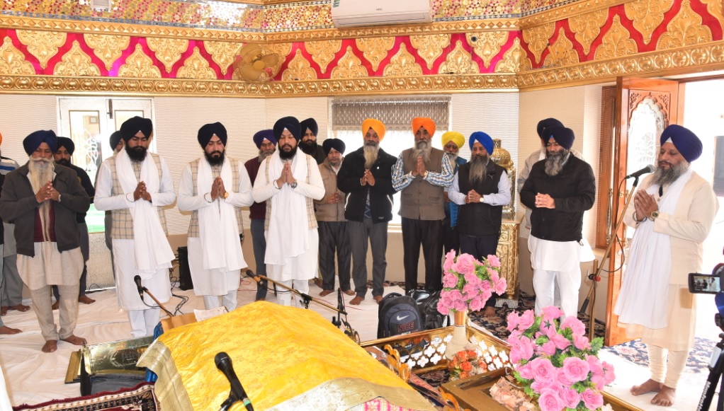 ਸ਼੍ਰੋਮਣੀ ਕਮੇਟੀ ਵੱਲੋਂ ਦਸਵੇਂ ਪਾਤਸ਼ਾਹ ਜੀ ਦੇ ਵੱਡੇ ਸਾਹਿਬਜ਼ਾਦਿਆਂ ਤੇ ਸ੍ਰੀ ਚਮਕੌਰ ਸਾਹਿਬ ਦੇ ਸ਼ਹੀਦਾਂ ਨੂੰ ਸਮਰਪਿਤ ਸ੍ਰੀ ਅਖੰਡ ਪਾਠ ਸਾਹਿਬ ਦੇ ਭੋਗ ਪਾਏ