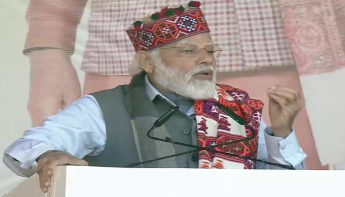 पीएम मोदी ने कांग्रेस पर साधा निशाना, कहा: उन्हें सिर्फ अपने परिवारों की चिंता