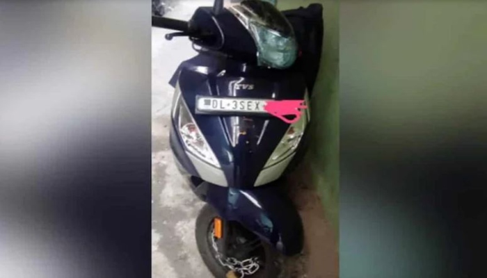 SEX नंबर वाली स्कूटी से युवती परेशान, दिल्ली महिला आयोग ने परिवहन विभाग को भेजा नोटिस