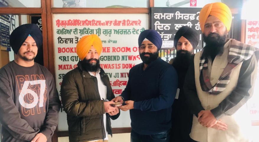 ਸ੍ਰੀ ਦਰਬਾਰ ਦੇ ਮੁਲਾਜ਼ਮਾਂ ਨੇ ਸ਼ਰਧਾਲੂ ਦੇ ਸਰਾਂ ਦੇ ਕਮਰੇ 'ਚ ਰਹਿ ਗਏ 65 ਹਜ਼ਾਰ ਰੁਪਏ ਕੀਤੇ ਵਾਪਿਸ