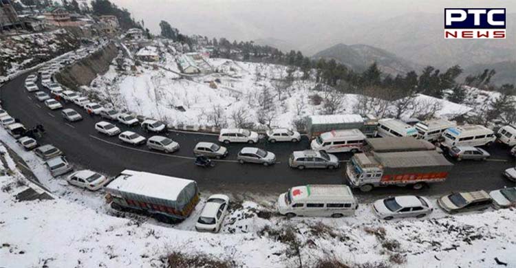 Himachal Pradesh: Cars skidding on ice covered roads cause traffic jams in Shimla