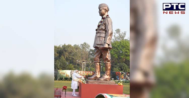 PM Modi unveils hologram statue of Netaji Subhas Chandra Bose at India Gate