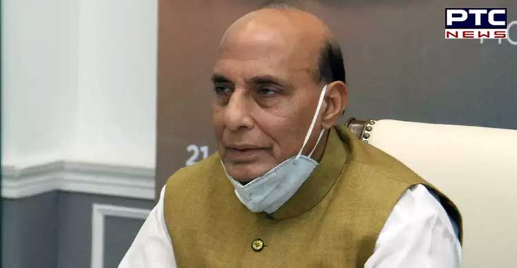 Rajnath-Singh-falls-on-stage-4